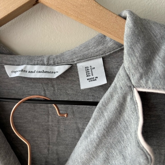 Cupcakes and Cashmere Grey pajamas Set sz S - Picture 7 of 8